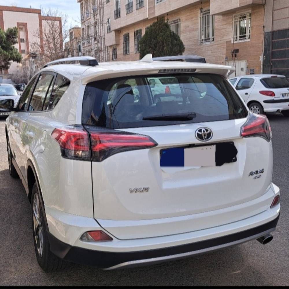 تویوتا مدل راوفور 2.5 لیتر دو دیفرانسیل سال 2018  کارکرده