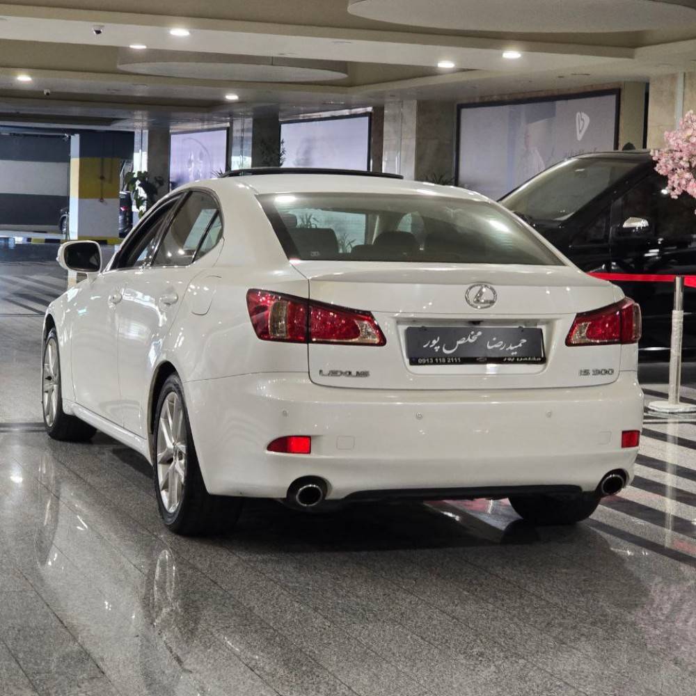 لکسوس is 300 مدل 2012