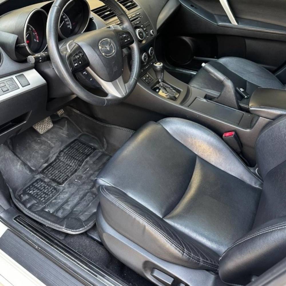 مزدا مدل 3 نیو صندوق دار سال 1396  کارکرده