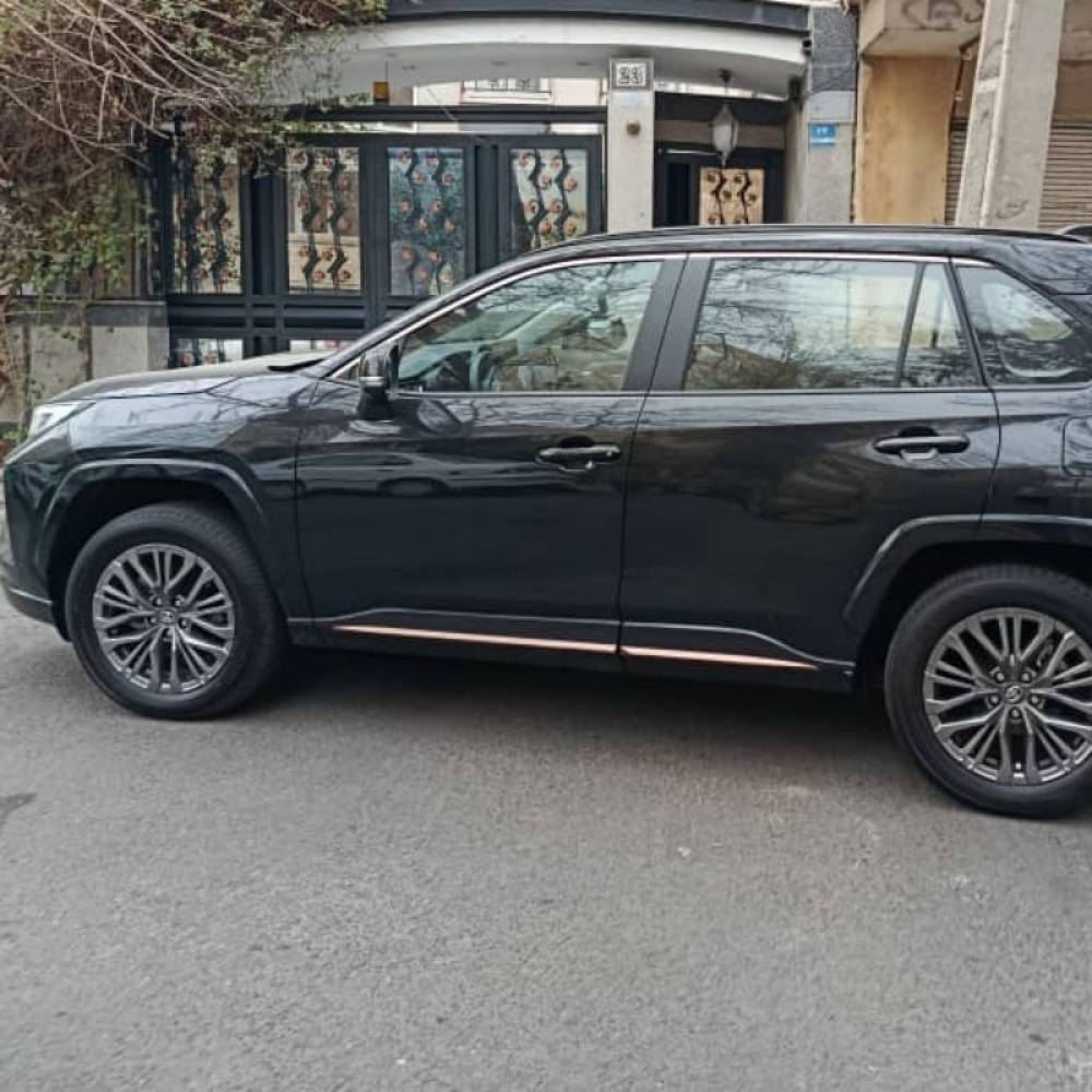 تویوتا مدل وایلندر 2.0 لیتر دو دیفرانسیل سال 2025  کارکرده