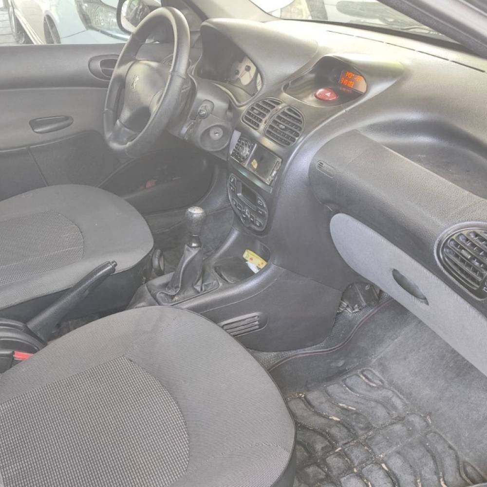 پژو مدل 206 SD V8 سال 1393  کارکرده