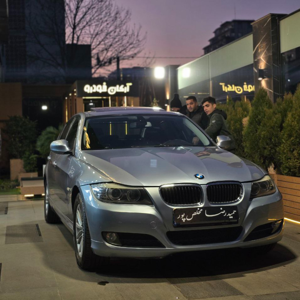 بی ام و 320 مدل ۲۰۰۹