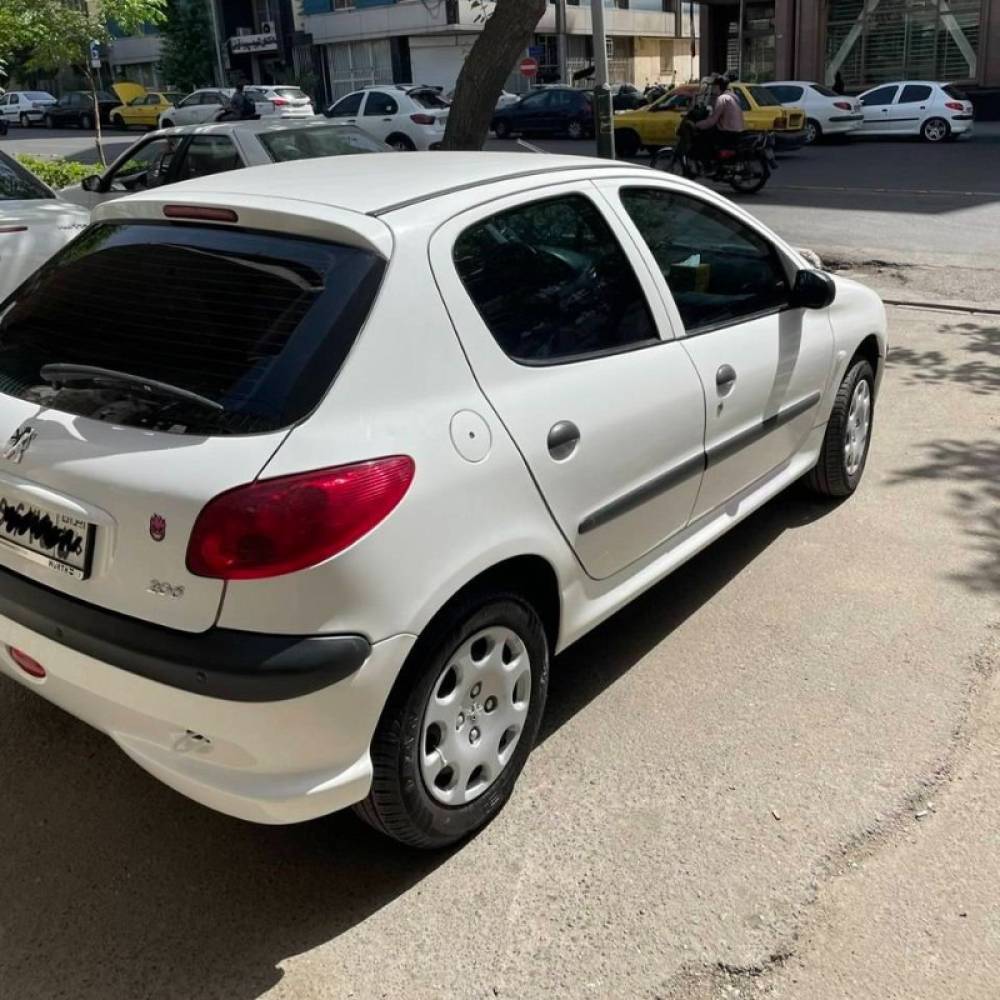 پژو مدل 206 تیپ 2 سال 1401  کارکرده
