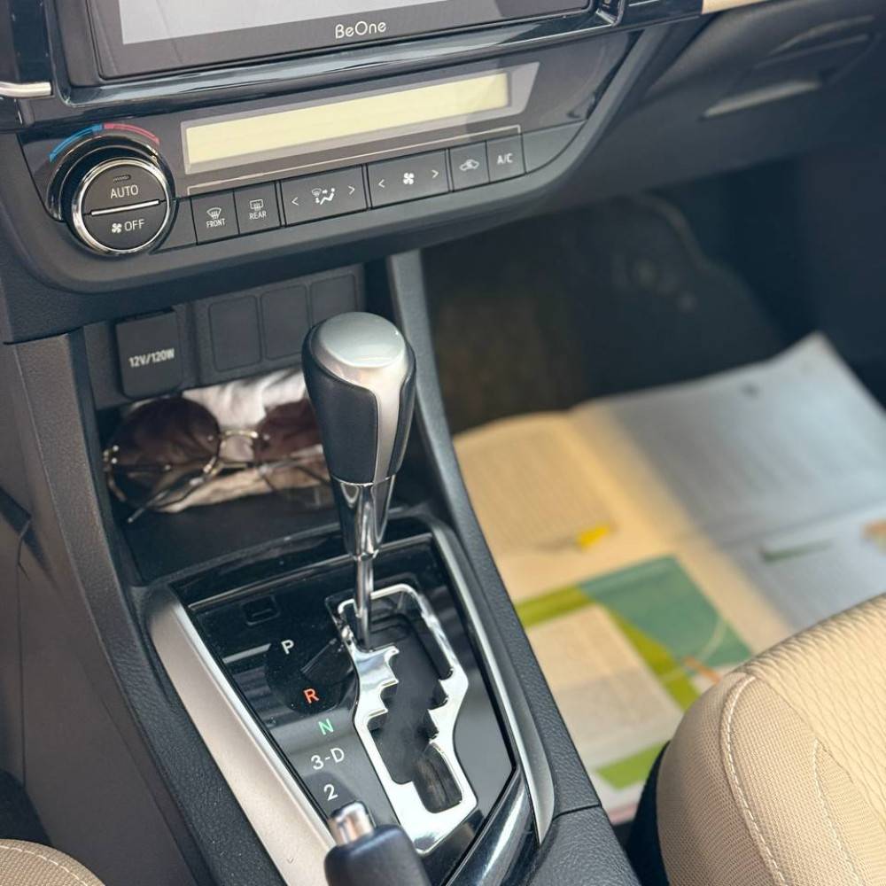 کرولا Gli مدل 2015