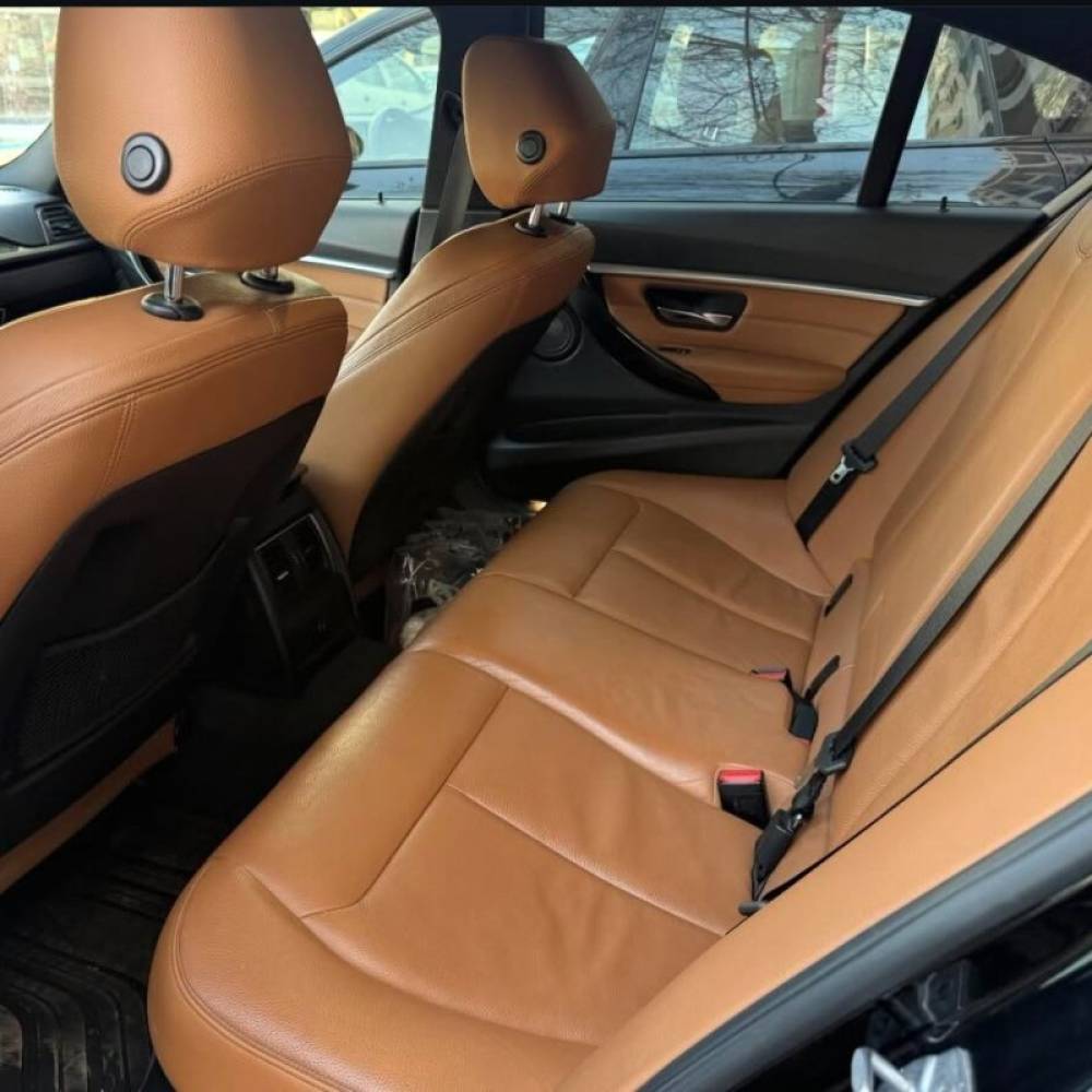 بی ام و مدل سری 3 سدان 330i سال 2018  کارکرده