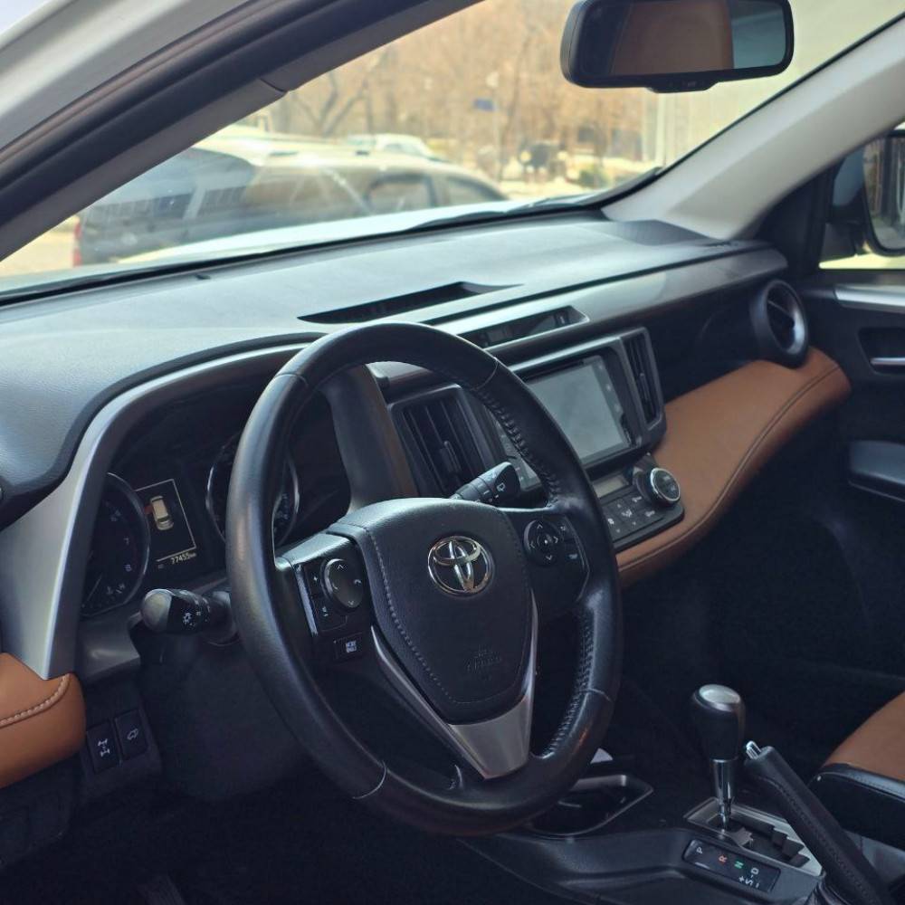 تویوتا راوفور مدل 2017