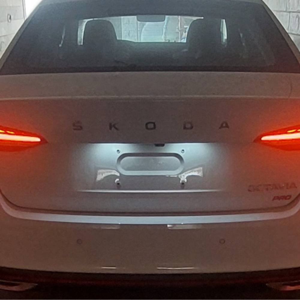 اشکودا مدل اکتاویا 1.4 لیتر توربو لاکچری سال 2024  صفر