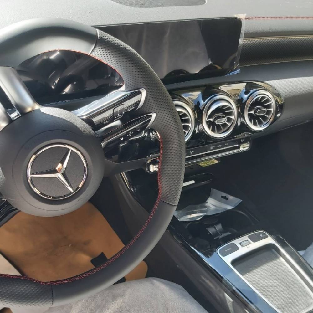بنز مدل کلاس A سدان A200L سال 2025  صفر