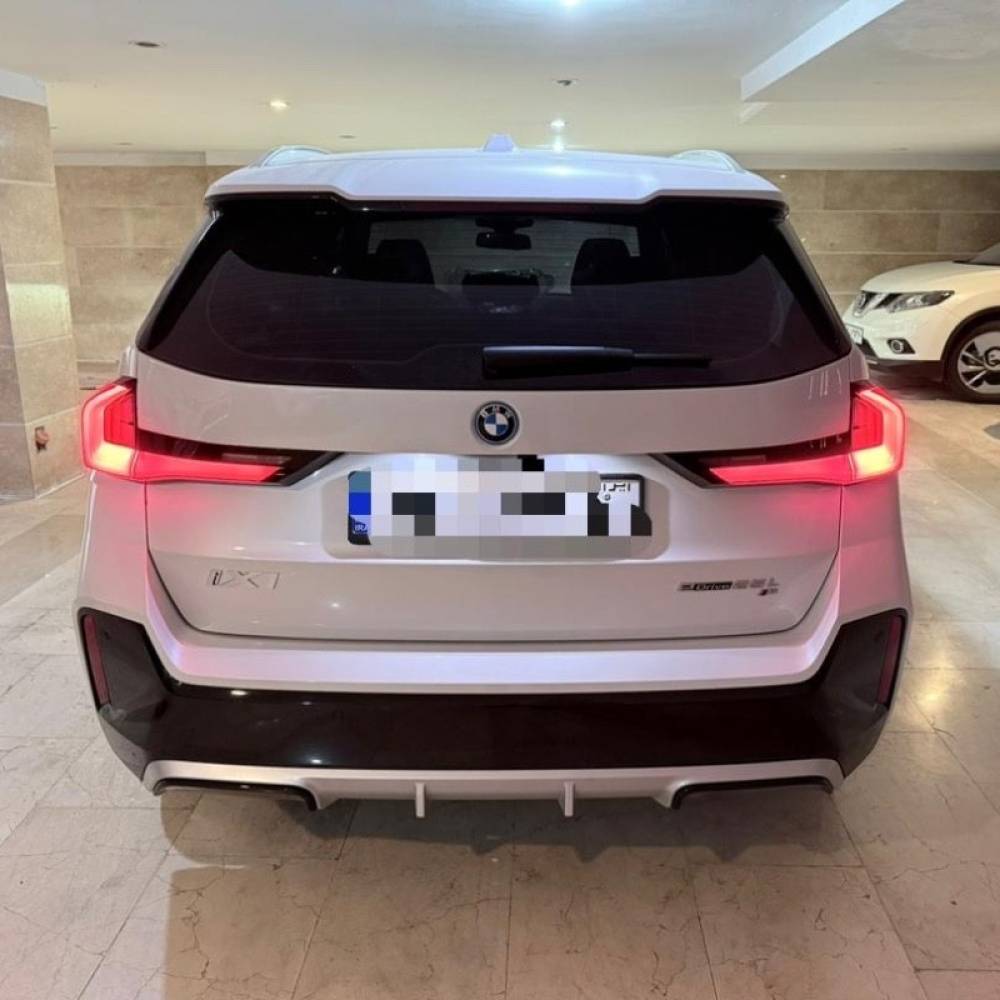 بی ام و مدل ix1 eDrive 25L سال 2025  کارکرده