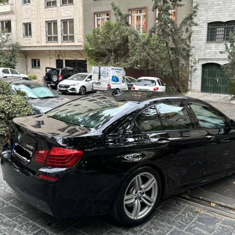 بی ام و مدل سری 5 سدان 528i سال 2015  کارکرده