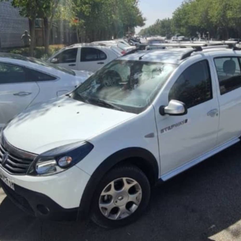 رنو مدل ساندرو استپ وی سال 1398  کارکرده