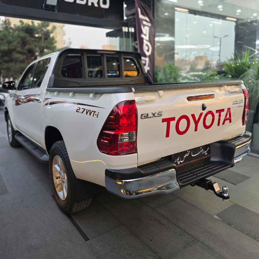 هایلوکس سفید ۲۰۱۶