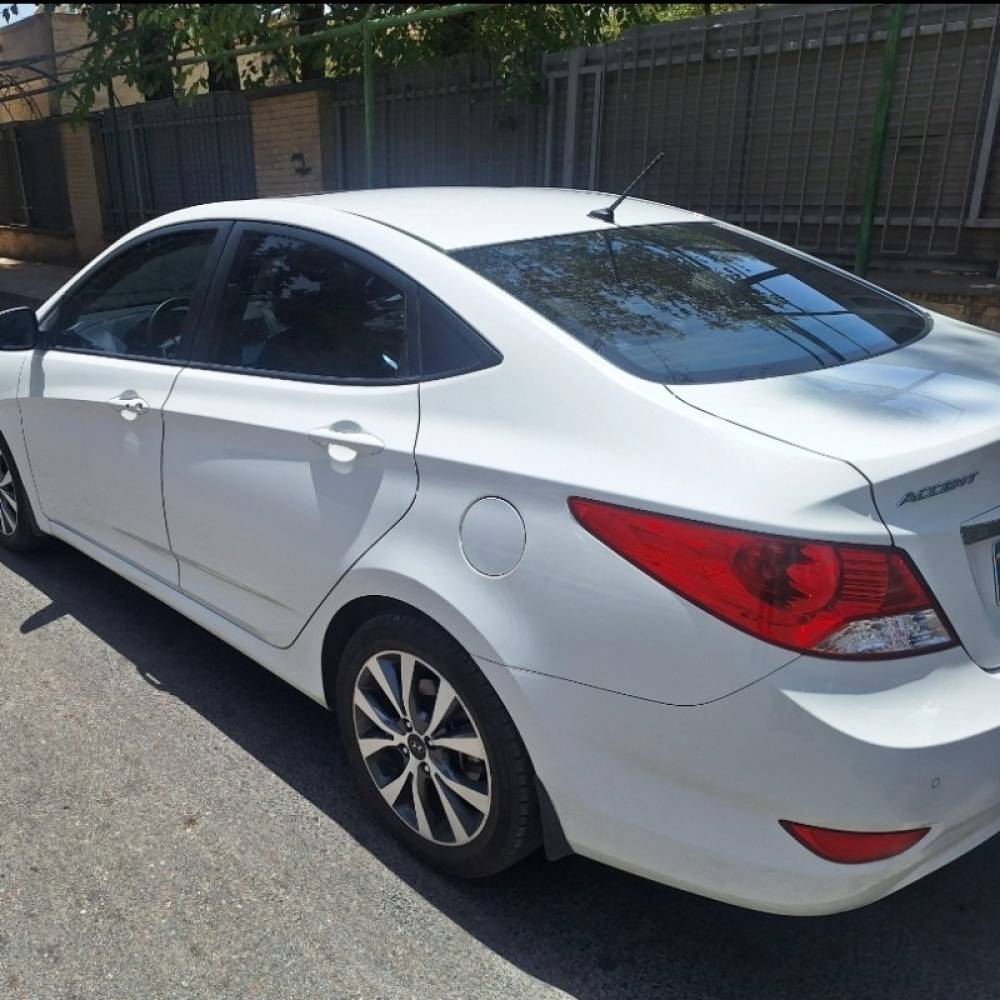 هیوندای مدل اکسنت 1.6 لیتر ساده سال 2017  کارکرده