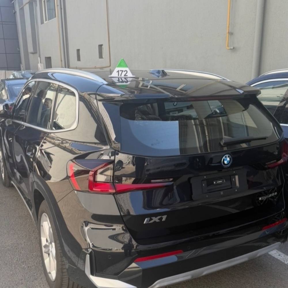 بی ام و مدل ix1 eDrive 25L سال 2024  صفر