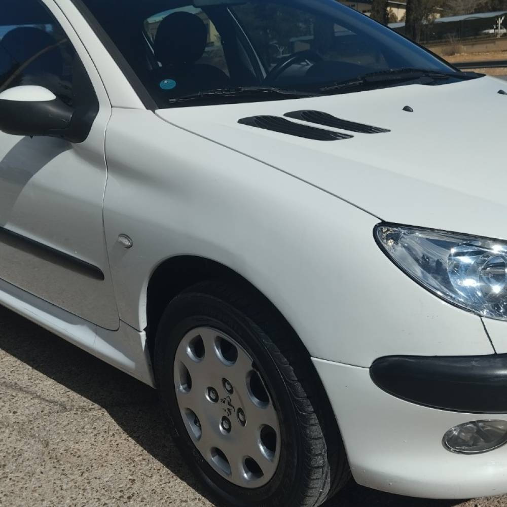 پژو مدل 206 تیپ 5 سال 1396  کارکرده