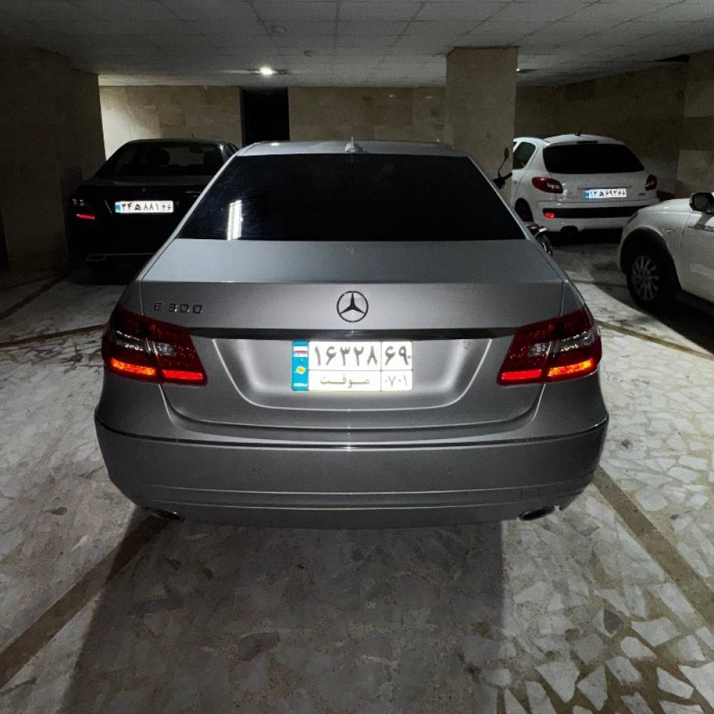 بنز مدل E300  کارکرده
