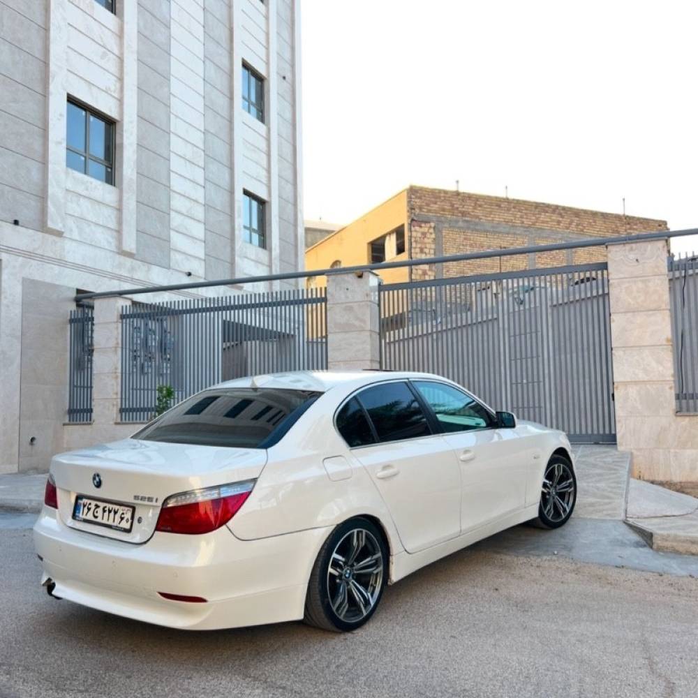 بی ام و مدل سری 5 سدان سال 2005  کارکرده