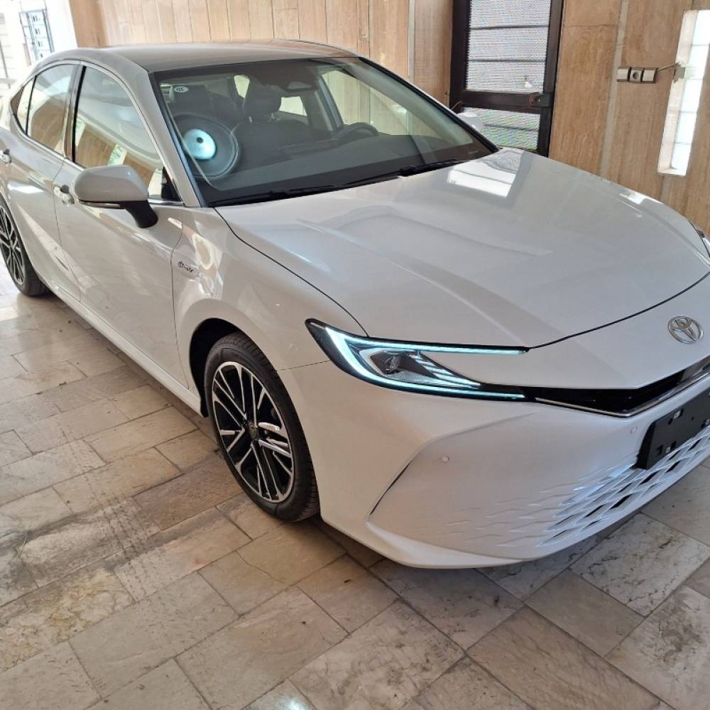 تویوتا مدل کمری هیبرید 2.5 لیتر پریمیوم ادیشن سال 2024  صفر