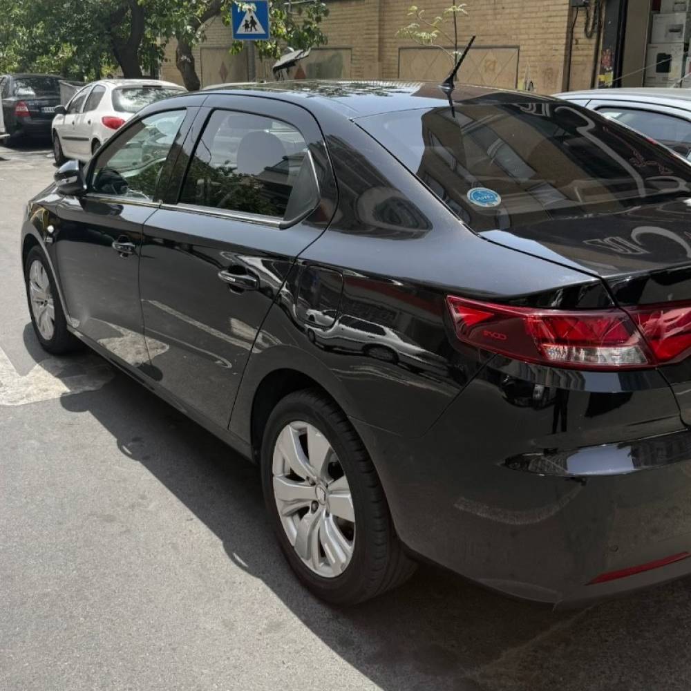 تارا مدل اتوماتیک V2 سال 1402  کارکرده