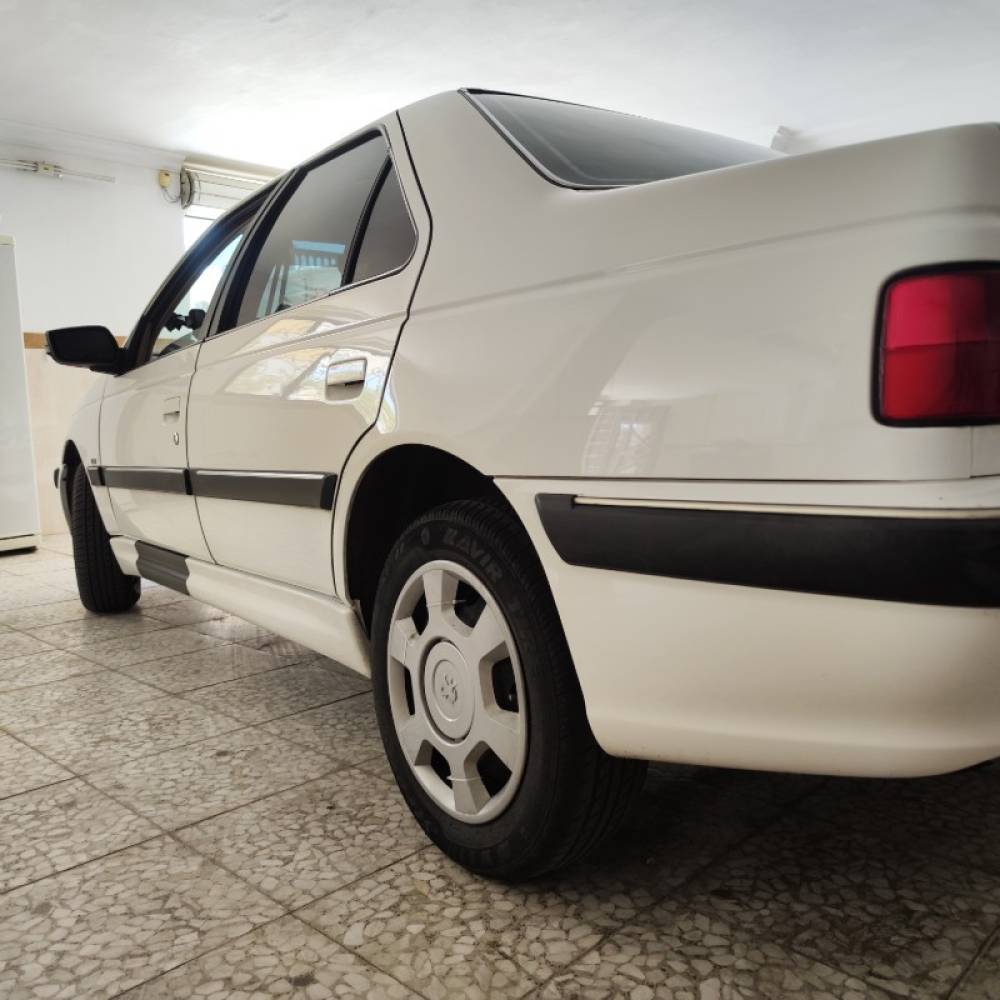 پژو مدل پارس LX سال 1401  کارکرده