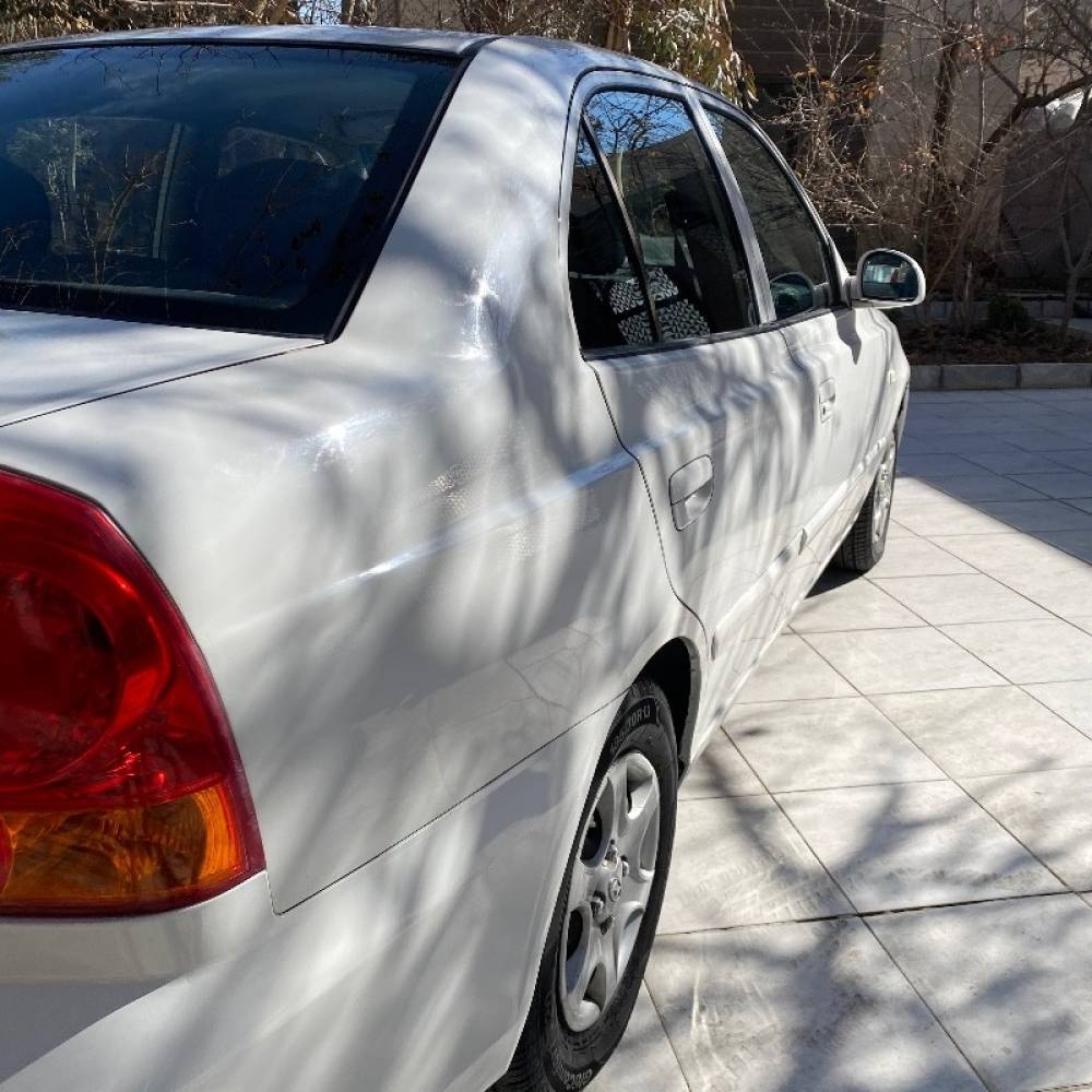 هیوندای مدل ورنا دنده ای سال 1384  کارکرده