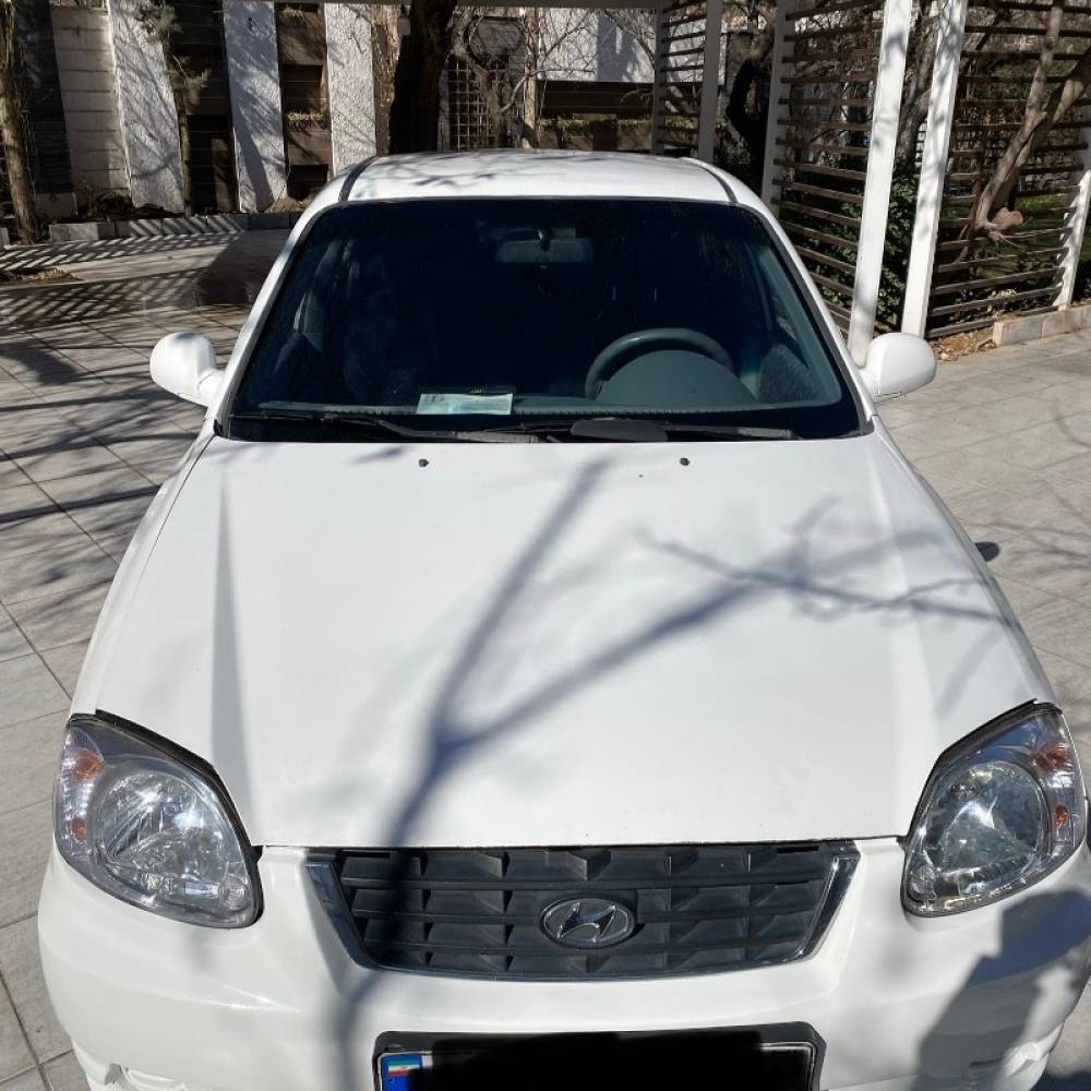 هیوندای مدل ورنا دنده ای سال 1384  کارکرده