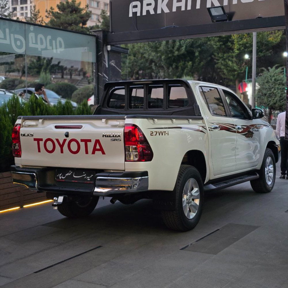 هایلوکس سفید ۲۰۱۶