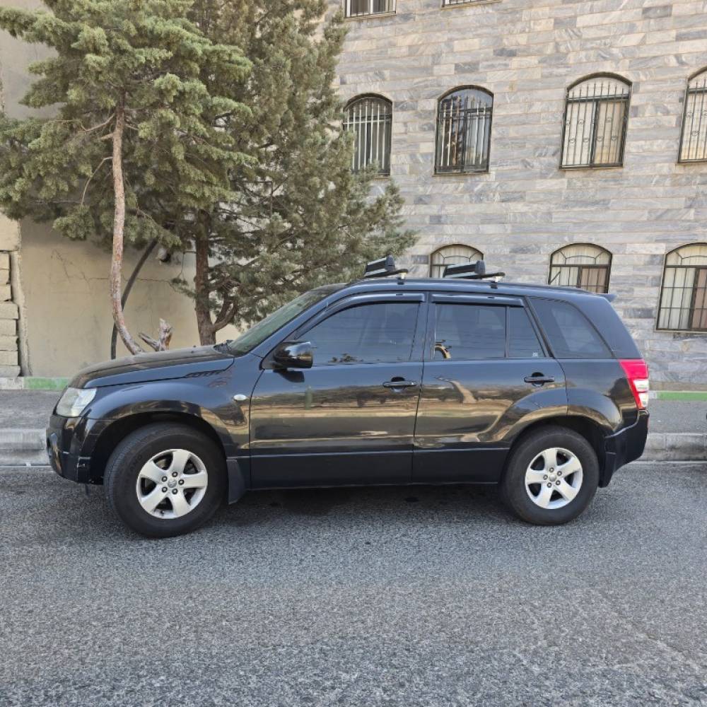 سوزوکی مدل ویتارا گرند 2.0 لیتر اتوماتیک سال 1387  کارکرده