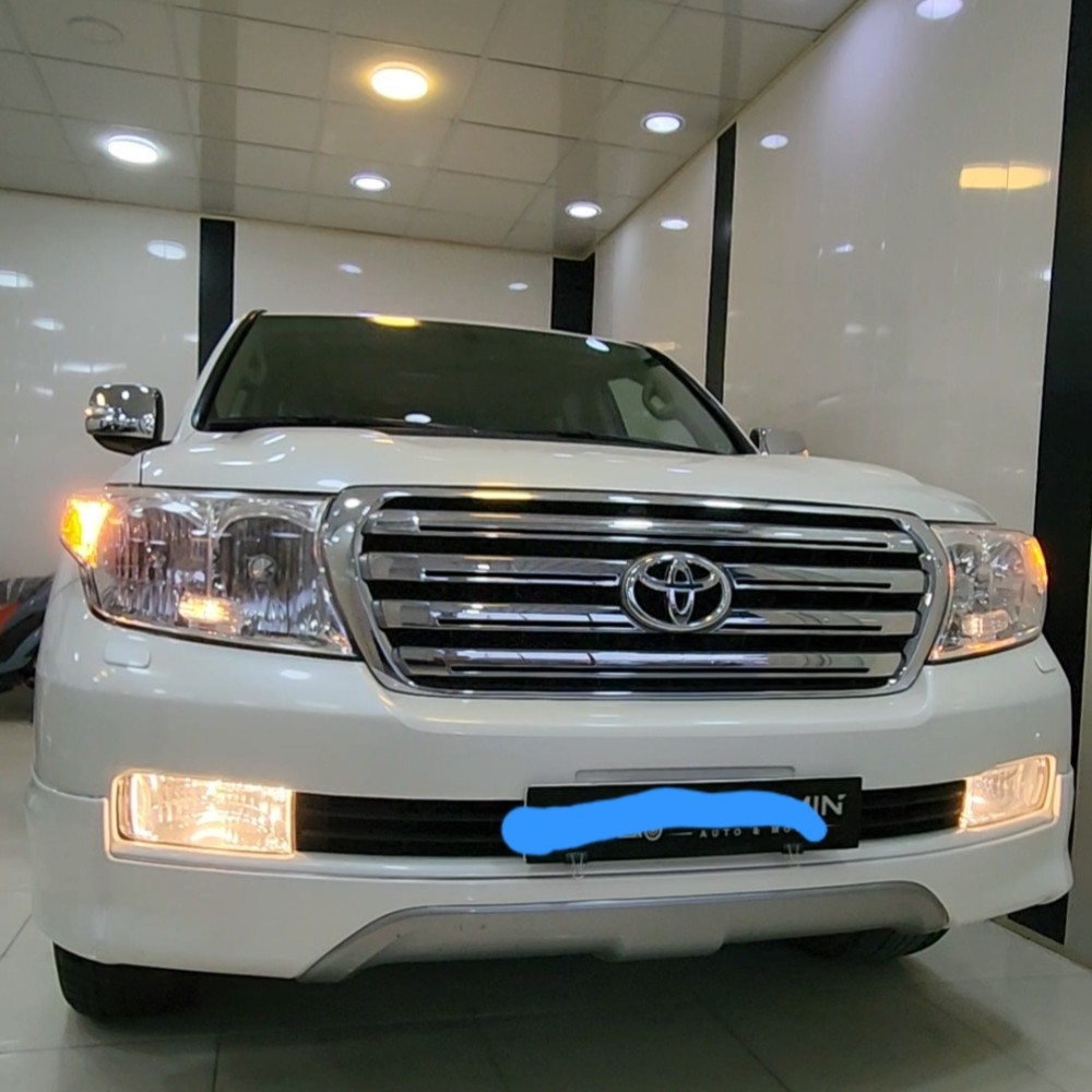 تویوتا (TOYOTA) لندکروز چهار در 6 سیلندر 4.0 سال 2010