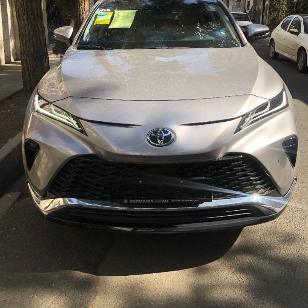 تویوتا مدل ونزا 2.0 لیتر پرمیوم سال 2024  صفر