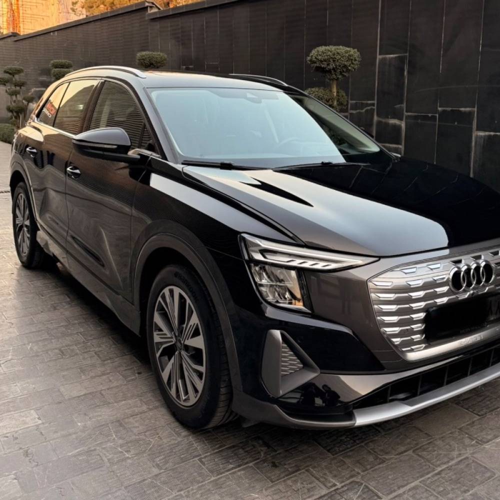 آئودی مدل Q5 e-tron 40 سال 2024  کارکرده