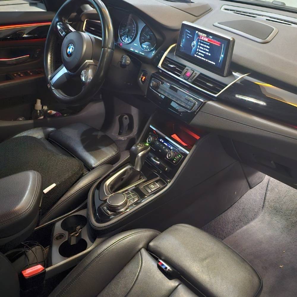 بی ام و مدل 218  کارکرده