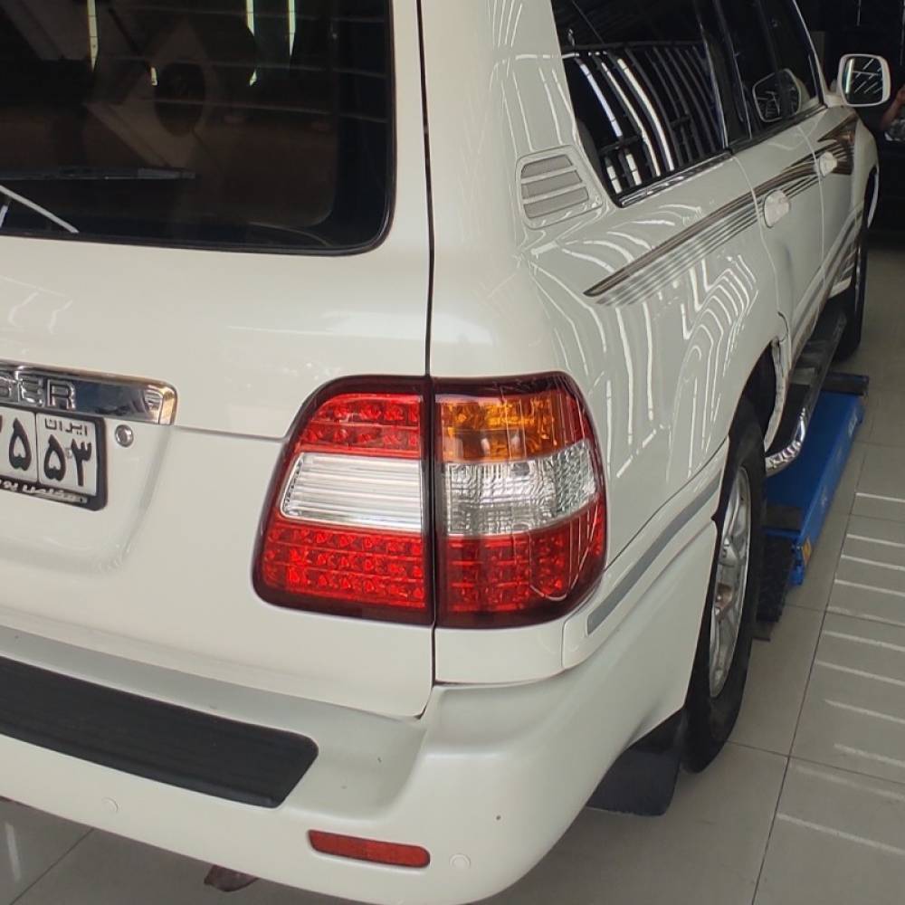 تویوتا مدل لندکروزر  کارکرده