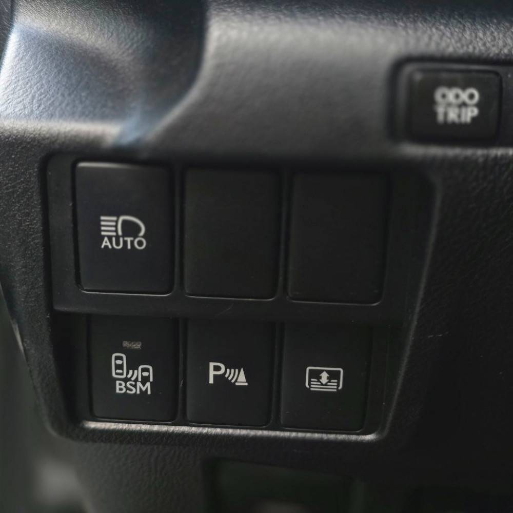 لکسوس is250 مدل ۲۰۱۵