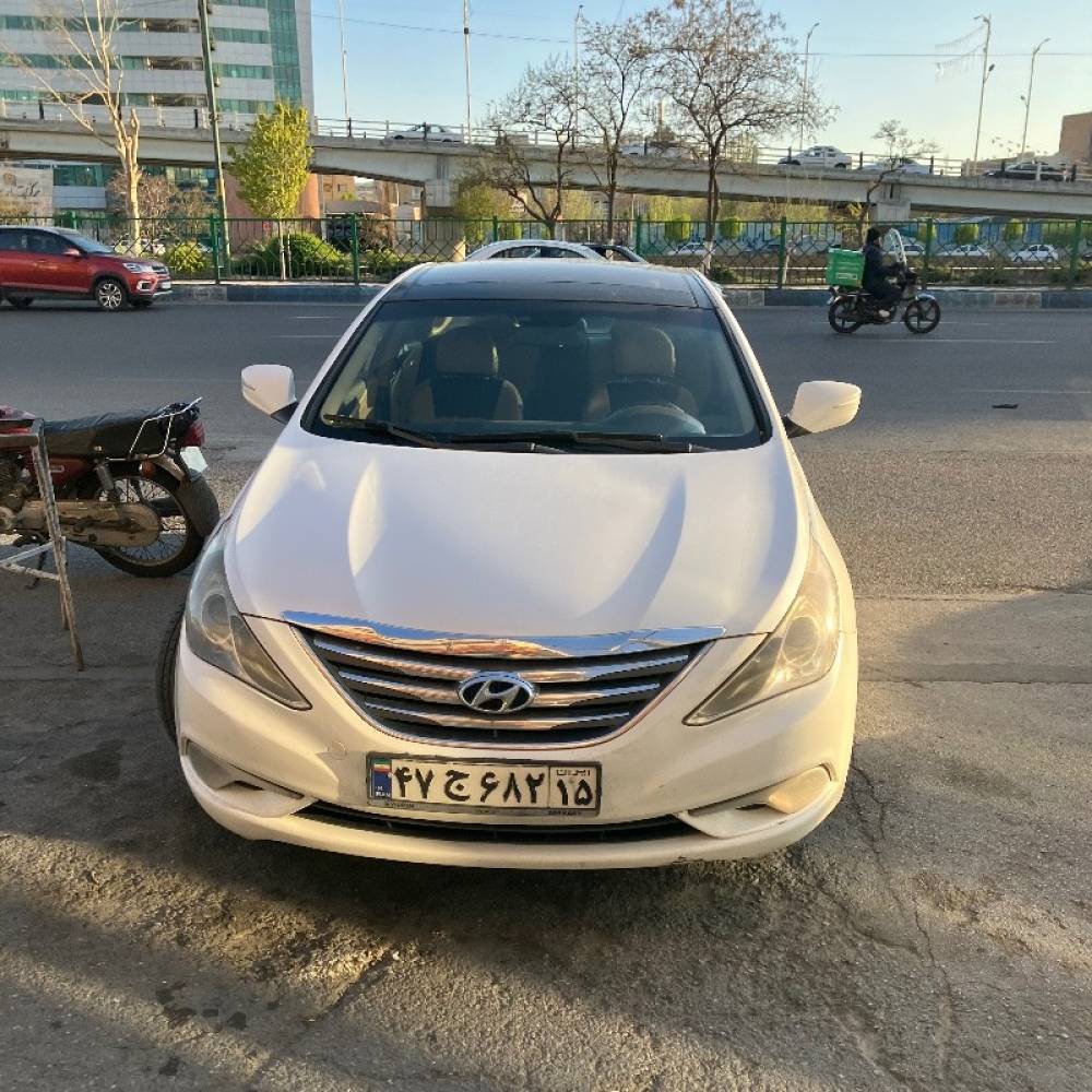 هیوندای مدل سوناتا YF  کارکرده