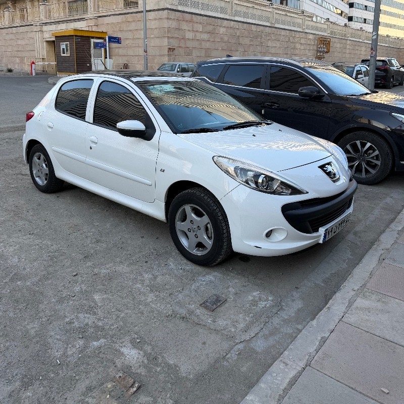 پژو مدل 207 پانوراما دنده ای TU5 سال 1403  کارکرده