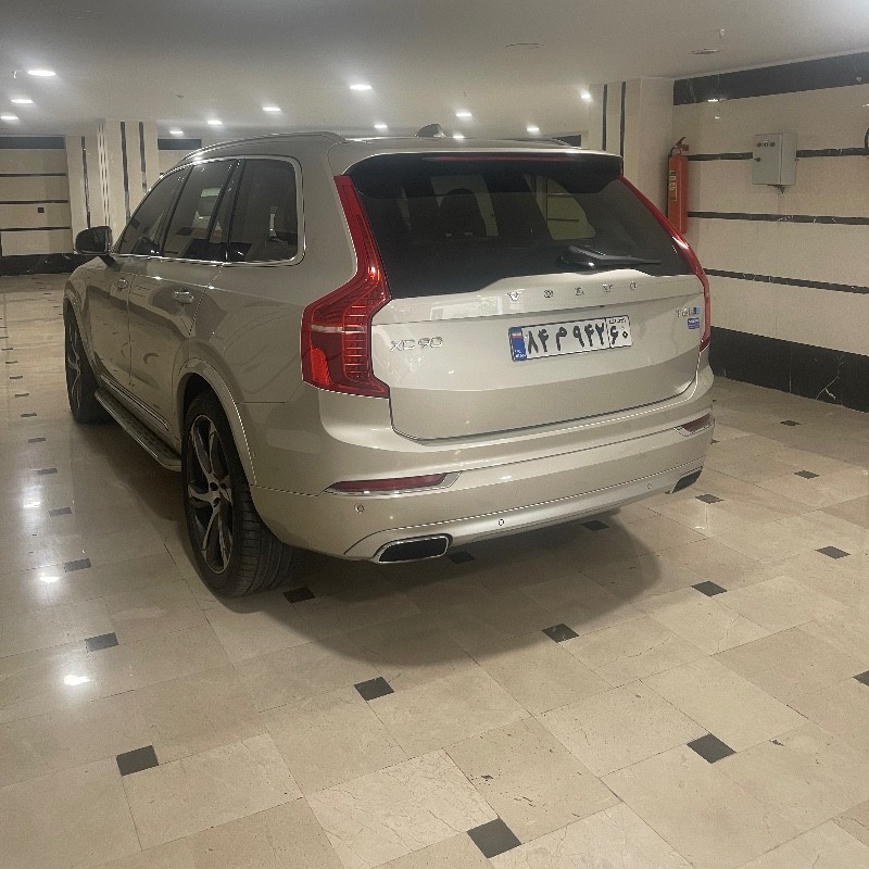 ولوو مدل XC90 اینسکریپشن سال 2016 کارکرده