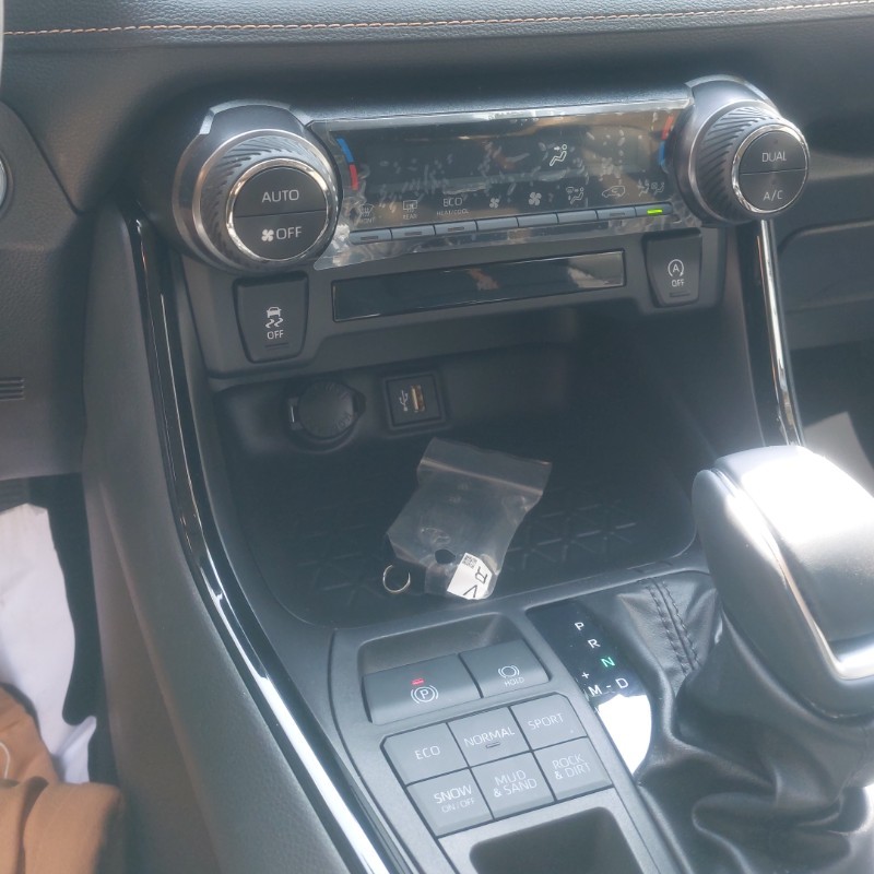 تویوتا مدل وایلندر 2.0 لیتر دو دیفرانسیل سال 2025  صفر