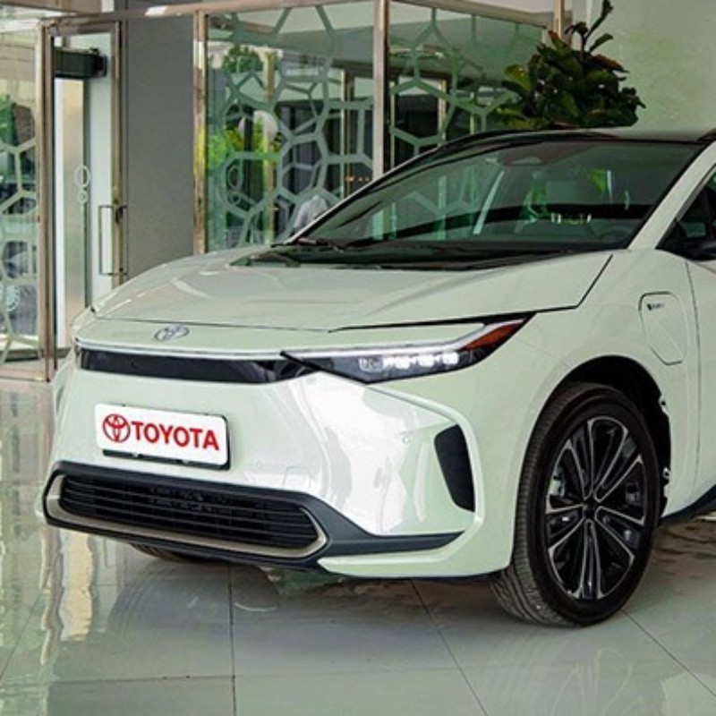 تویوتا مدل bz4x 615 مکس سال 2024  صفر