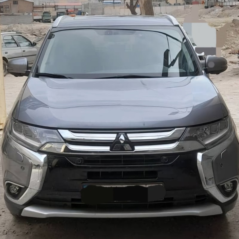میتسوبیشی مدل اوتلندر دو دیفرانسیل تیپ 5 سال 2017  کارکرده