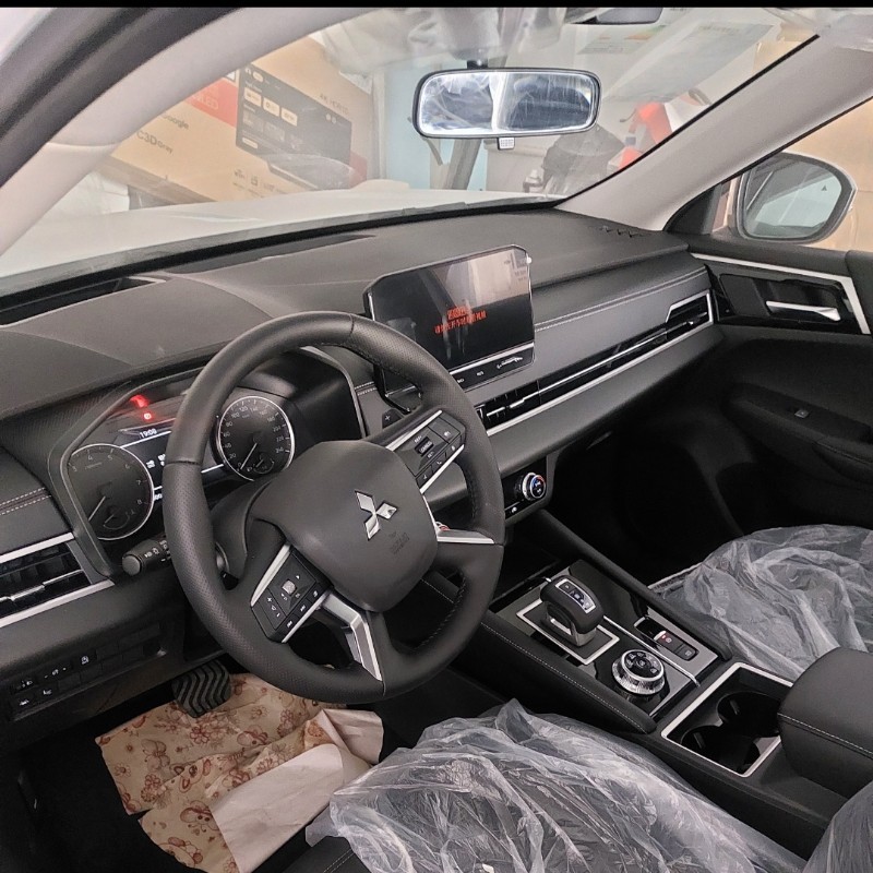 میتسوبیشی مدل اوتلندر دو دیفرانسیل M لاین سال 2023  صفر