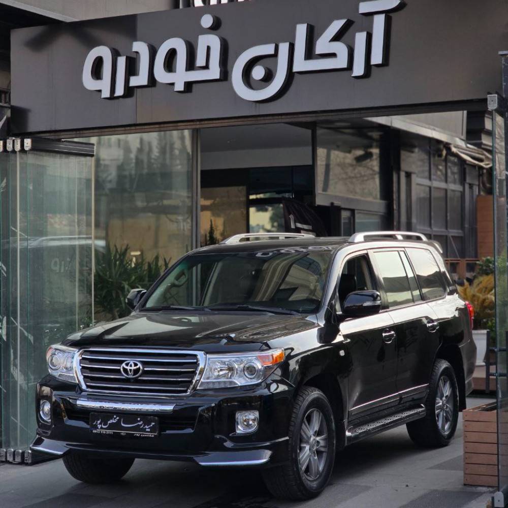 تویوتا لندکروز مدل ۲۰۱۱