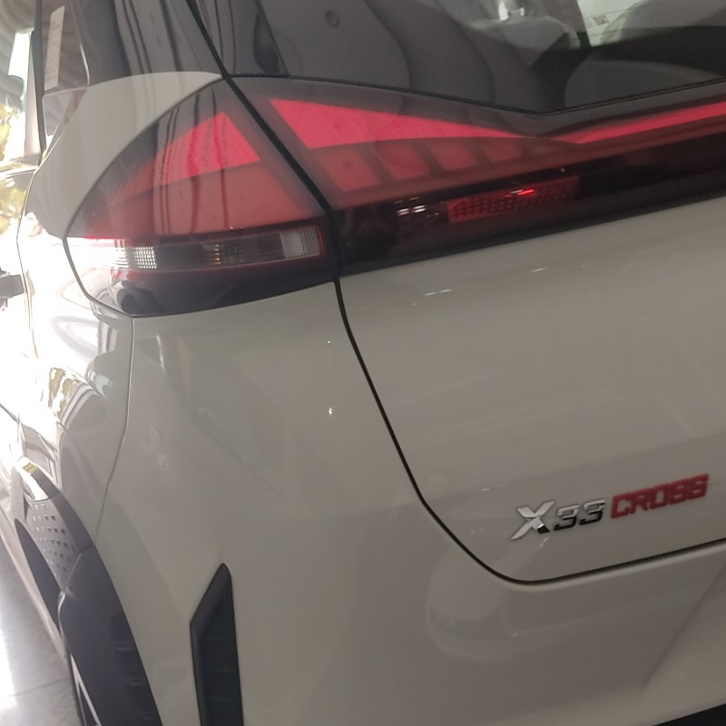 ام وی ام مدل X33 کراس اتوماتیک سال 1404  کارکرده