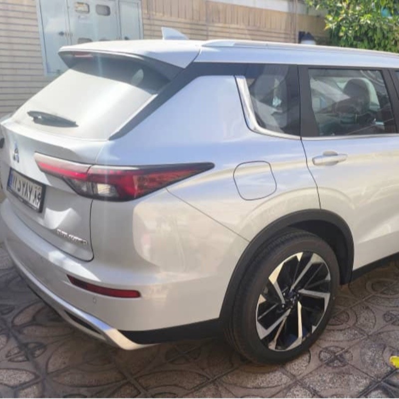 میتسوبیشی مدل اوتلندر تک دیفرانسیل H لاین سال 2023  کارکرده