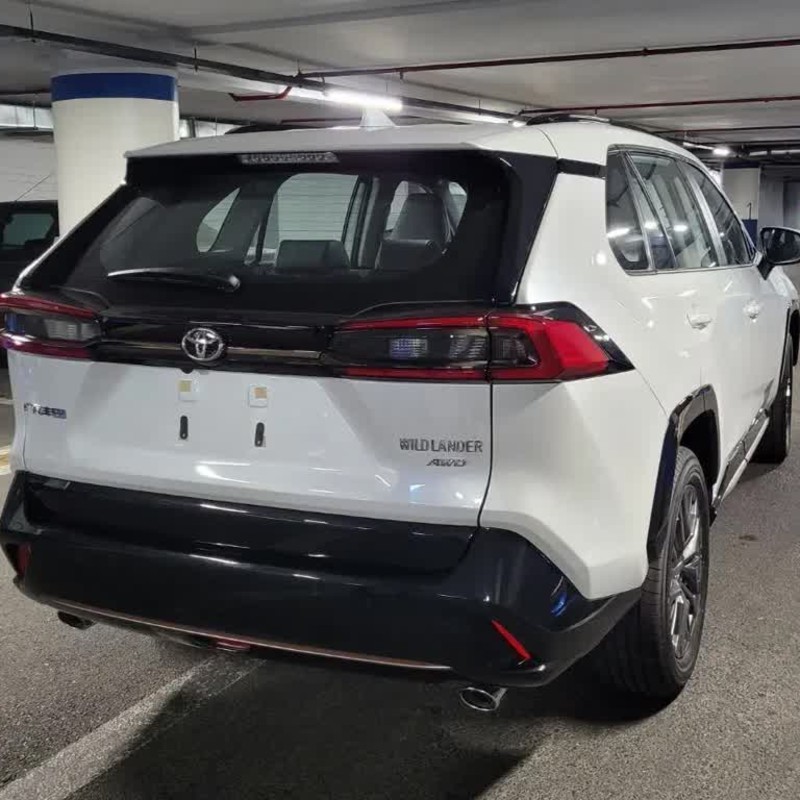 تویوتا مدل وایلندر 2.0 لیتر دو دیفرانسیل سال 2025  صفر