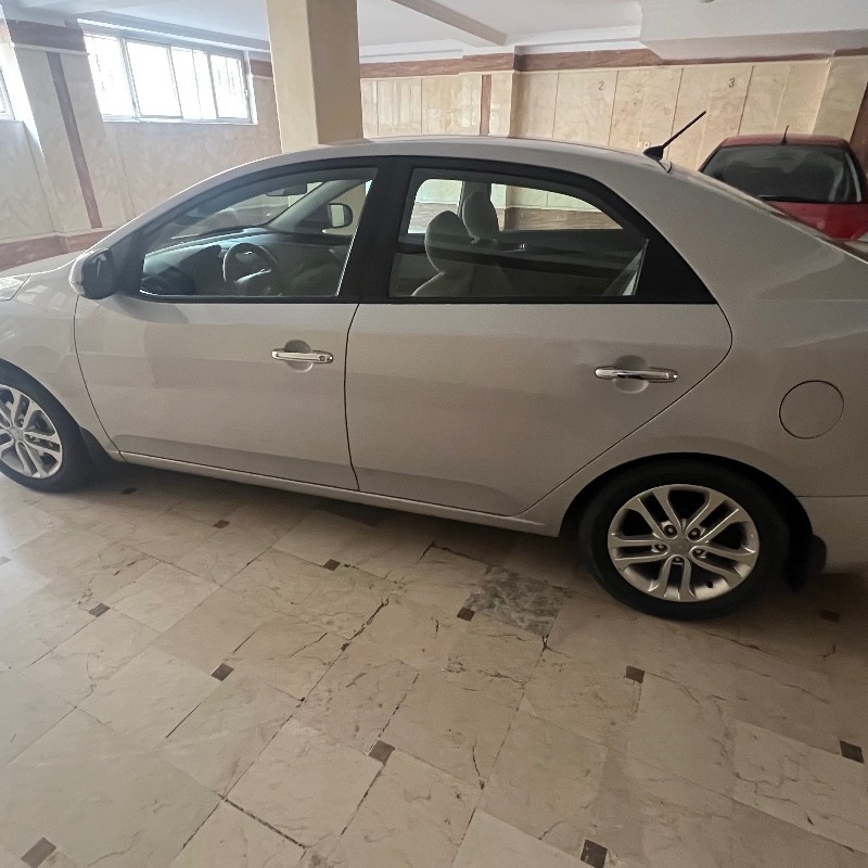 کیا مدل سراتو 2.0 لیتر ساده سال 1395  کارکرده
