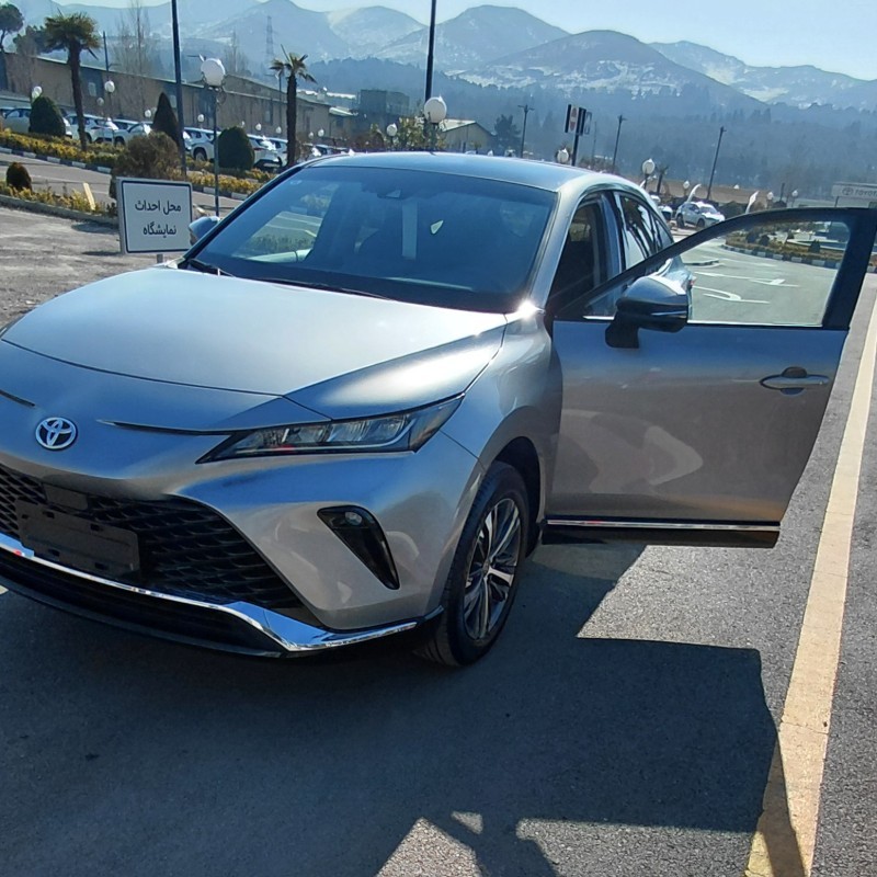 تویوتا مدل ونزا 2.0 لیتر لاکچری سال 2024  صفر