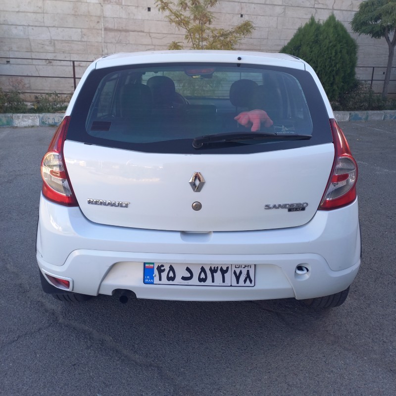رنو مدل ساندرو اتوماتیک سال 1396  کارکرده