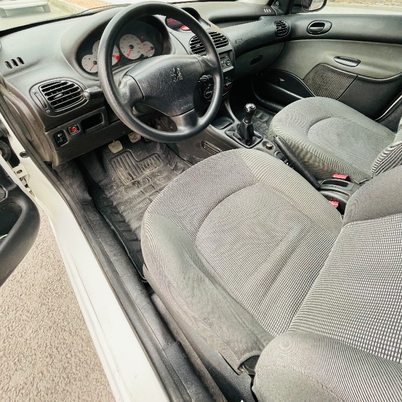 پژو مدل 206 تیپ 2 سال 1396  کارکرده