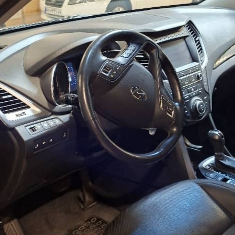 هیوندای مدل سانتافه 4 سیلندر دو دیفرانسیل سال 2017 کارکرده